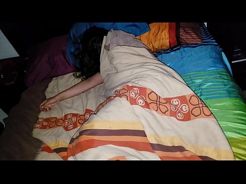 ❤️ Stepson jgħajjar lill-mara żagħżugħa tiegħu waqt li torqod. ❤️ Super sess fil-porn mt.xlxxporno.ru ️❤